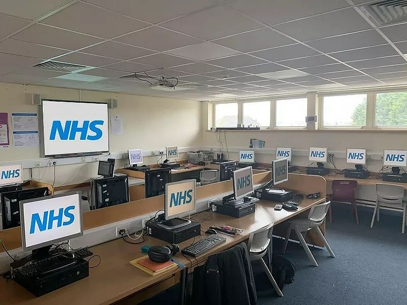 huttonsixthform's tweet image. School opening during Easter Holidays
In keeping with Government advice and the desire to support all those engaged on the frontline of the fight against coronavirus we will remain open for the children of key workers.
See more here:
m.facebook.com/story.php?stor…
#NHS #stayathome