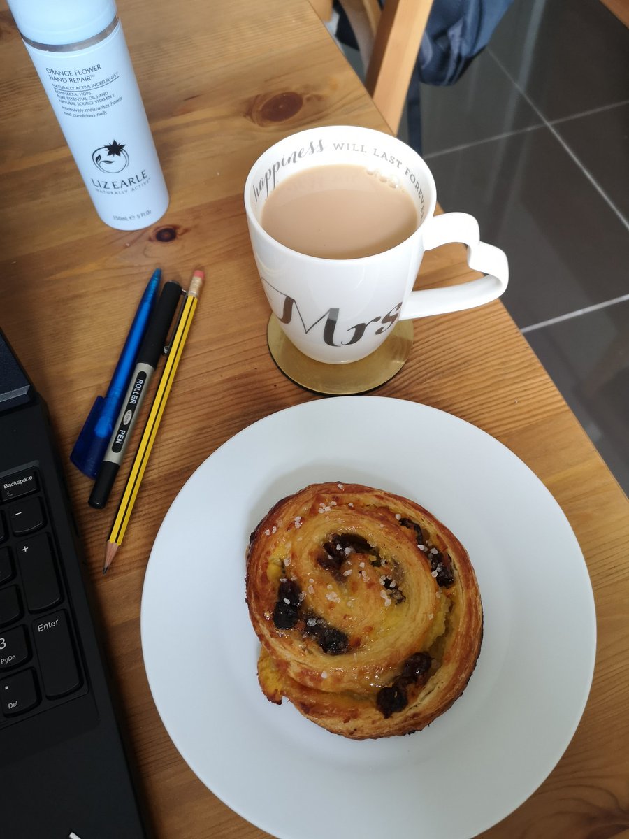 Cake break! (or pastry break rather) thanks to @artisanelpool #WFH