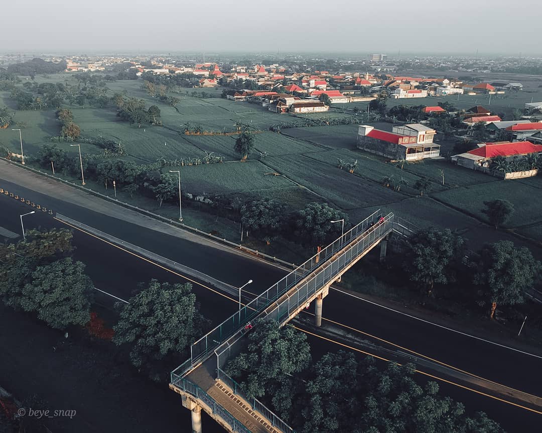 #exploregresik photo today by @beye_snap taken at Tol Kebomas Area #kebomasdistrict