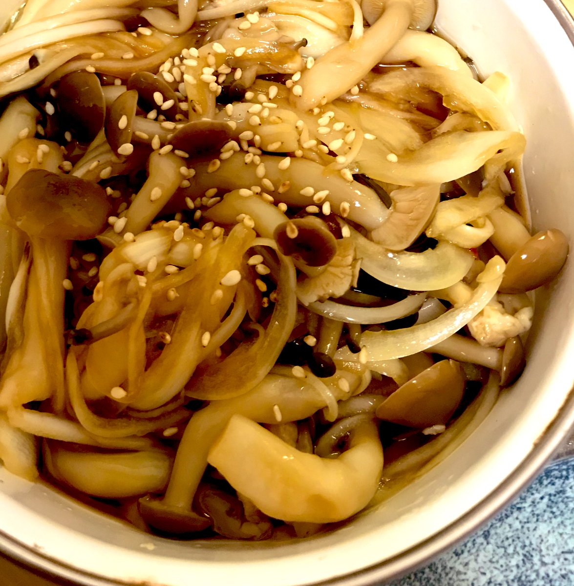 本日のお家居酒屋のメニューは 高知産しめじの酢の物 ヤマダストアの美味しいお刺 Kyokumaのイラスト