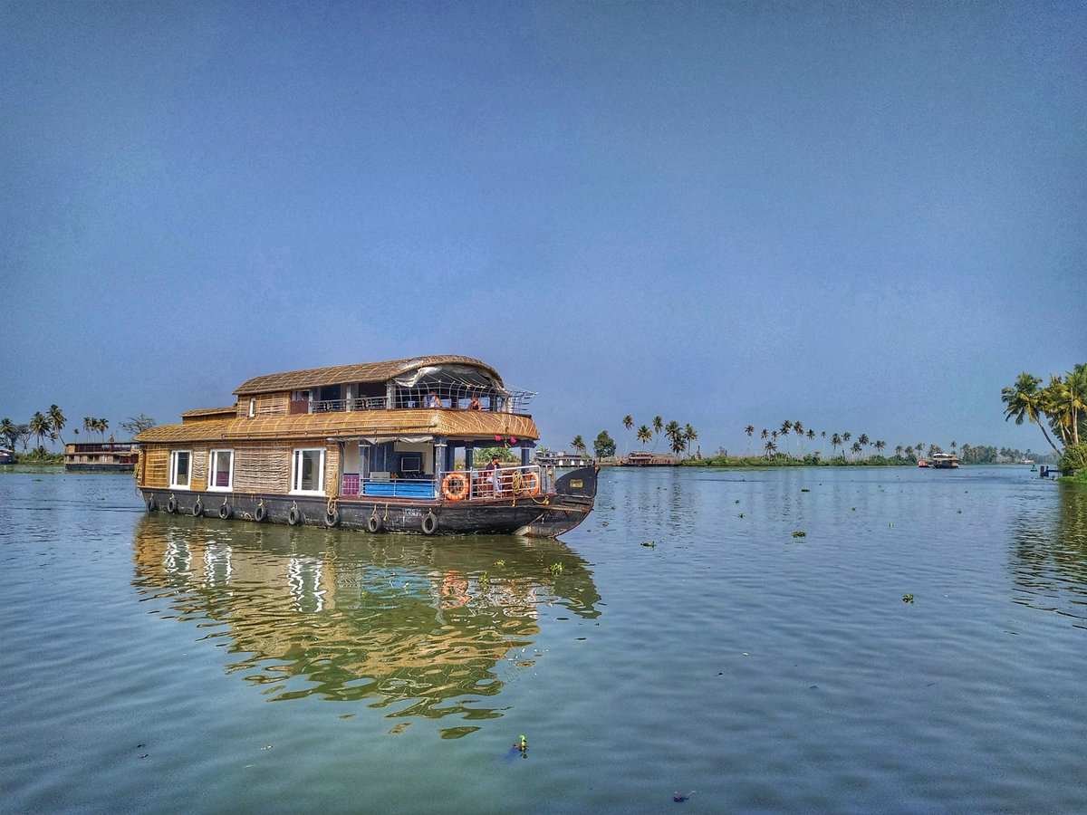 TravelinedCo's tweet photo. Alappuzha Kerala: Alappuzha (or Alleppey) is a city on the Laccadive Sea in the southern Indian state of Kerala. It's best known for houseboat cruises along the rustic Kerala backwaters, a network of tranquil canals and lagoons. https://t.co/YdQW3nuc1b