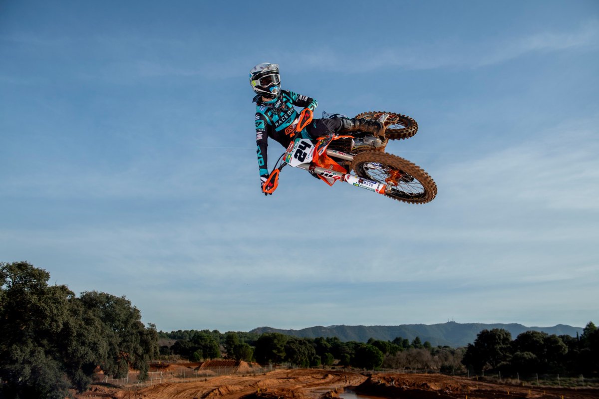 Live Motocross tweet media