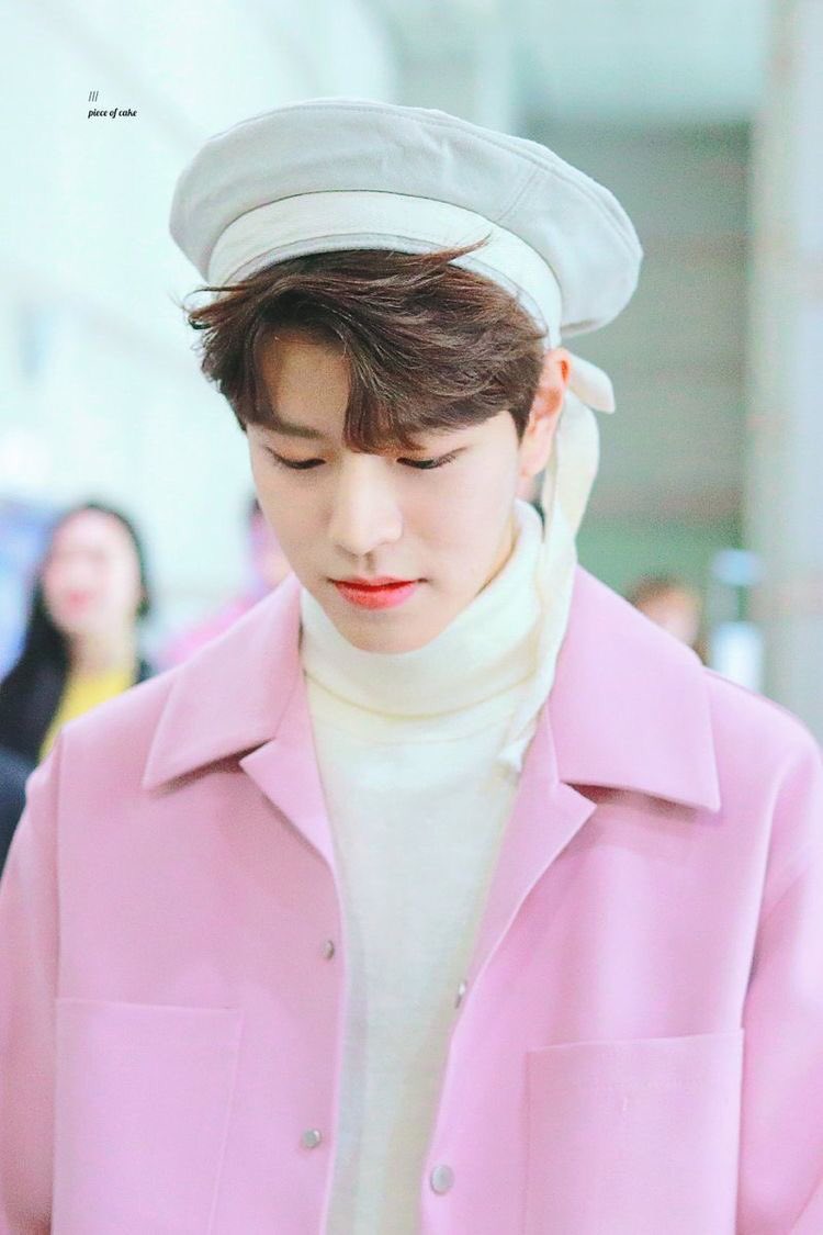 okay let’s start w this because like a pink jacket???? a beret???? kim seungmin softest person in earth