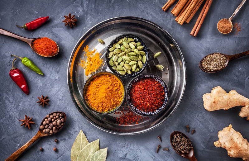 Something that isn’t spoken about enough in weight loss & healthy eating is seasoning and spices. A lot of people are under the misconception that healthy food = bland food. That isn’t the case. It’s important to make food tasty to maintain healthy eating habits (Thread)