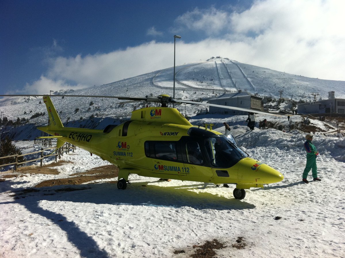 sepla_pilotos's tweet photo. Hemos entrevistado a Ignacio Martín Rigueiro, piloto HEMS en la base de las Rozas del SUMMA de Madrid. Él nos cuenta cómo están viviendo la crisis del #coronavirus entre sus filas
https://t.co/CTbHjtrLCj https://t.co/B157miXzre