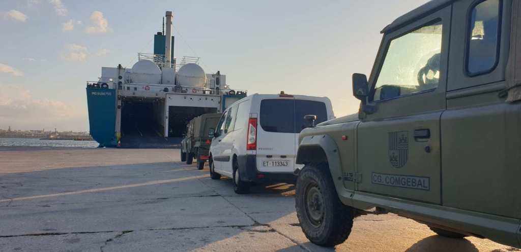 PeriodicoBalear's tweet photo. Traslado a #Ibiza desde #Mallorca, de un equipo de #desinfección militar @COMGEBAL_ET @ejercitotierra https://t.co/vJfv7HipJB https://t.co/kjdELi0Qhh
