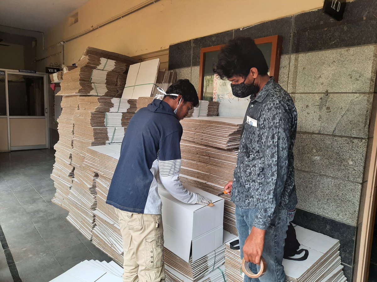 sajayak's tweet photo. Telangana Covid-19-SAHAYA-non Govt and Civil Society Groups at relief work execution at Hyderabad.
@KTRTRS 
@kparveen2005 
@wherearewomen1 https://t.co/wdaXZOmHob