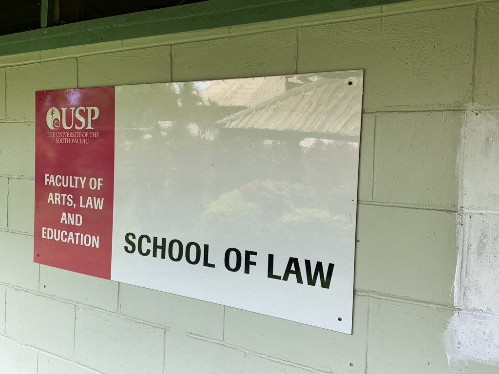 BMalimali's tweet photo. #usplaw #usplaw2020 #StathamCampus Team, led by Acting Head of School, Mr. Nand made a small donating to the gents staying at the Statham Dorm @USPLaw
#TogetherWeCan
#LookOutForYourNeighbour
#BeAGoodSamaritan https://t.co/nUdmMIY2Us