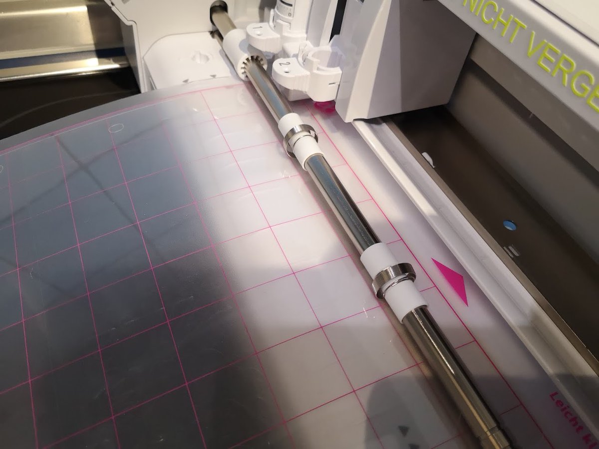FabLabMuc's tweet photo. No Lasercutter, but plotter? No problem! Cutting the visor for the #FaceShields (lamination foil, clear, transparent cover sheet) our plotter file for the Silhouette cutters: https://t.co/275TzNsE7l #MakerVsVirus #faceshield #plotter #cutting_machine #COVID19 #coronavirus #DIY https://t.co/xywhl8pTJB
