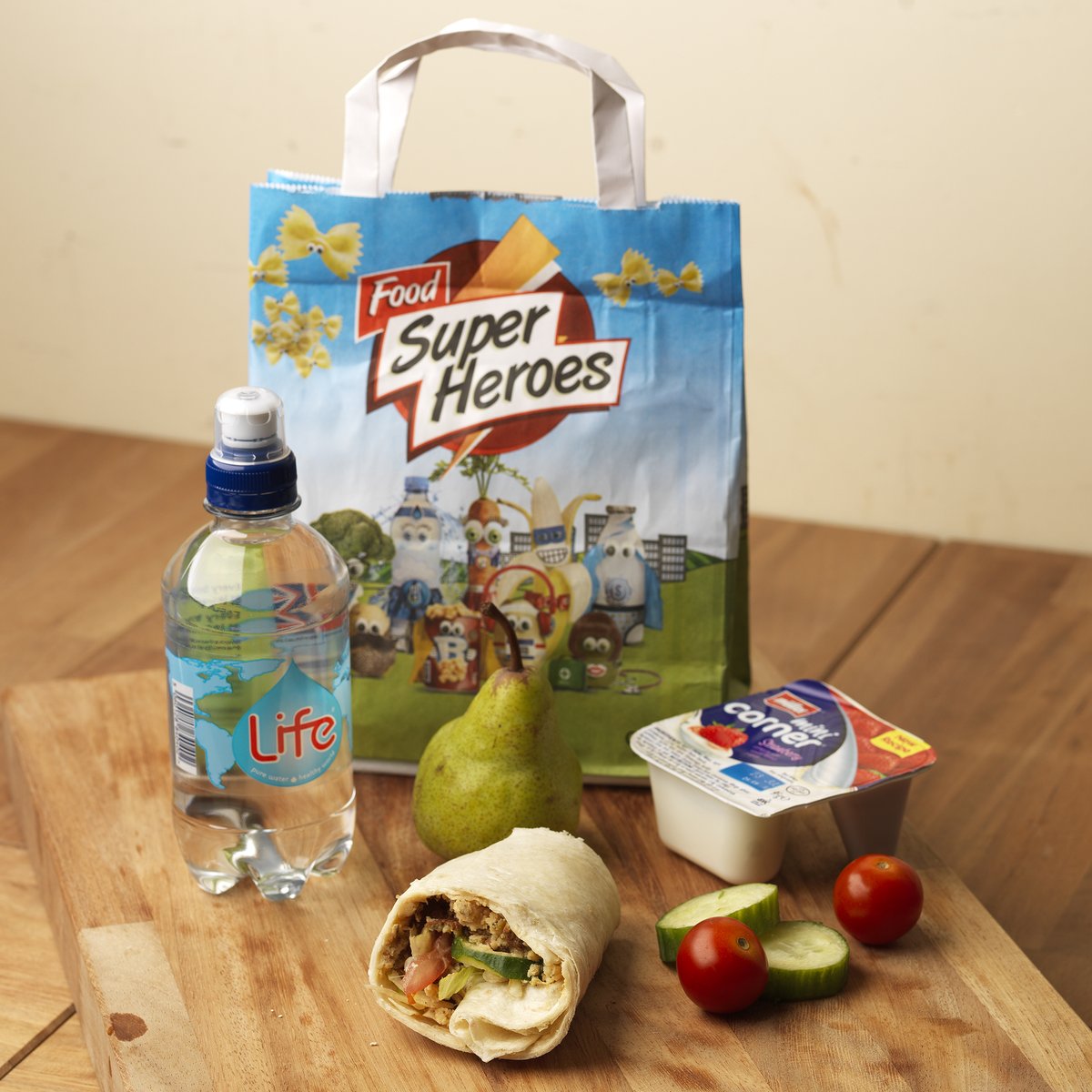 Chartwells_UK's tweet photo. Chartwells can help with crisis catering, whether your school is open or closed. Our Emergency Provision allows non Chartwells schools to order small food packs that contain ingredients for lunch provision. You can find out more about how this works here https://t.co/wfmJYJJqnE https://t.co/LNkMD2LGAI