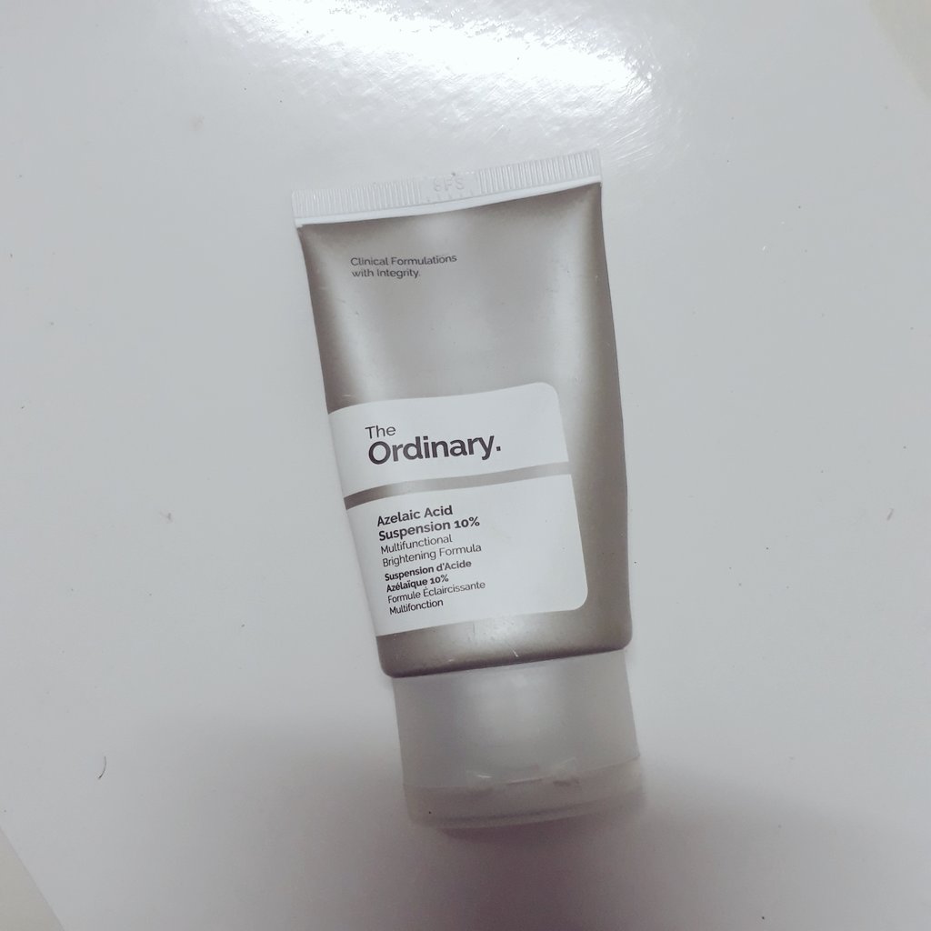 AcidThe Ordinary Azelaic Acid - kalau you ada skin yg tak smooth, patchy here and there, dullness, this thing might be good for you. Honestly i suck at acids ni but this product helps a little in kurangkan bumps i dulu. Tapi effect dia mcm lambat sikit, for me lah 