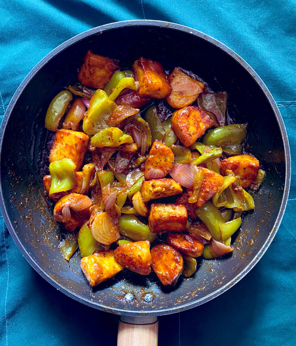 akbarkazi_'s tweet image. Cooking is my special skill, i got to know during this quarantine time #StayHomeStaySmart #KodakHDLEDTV