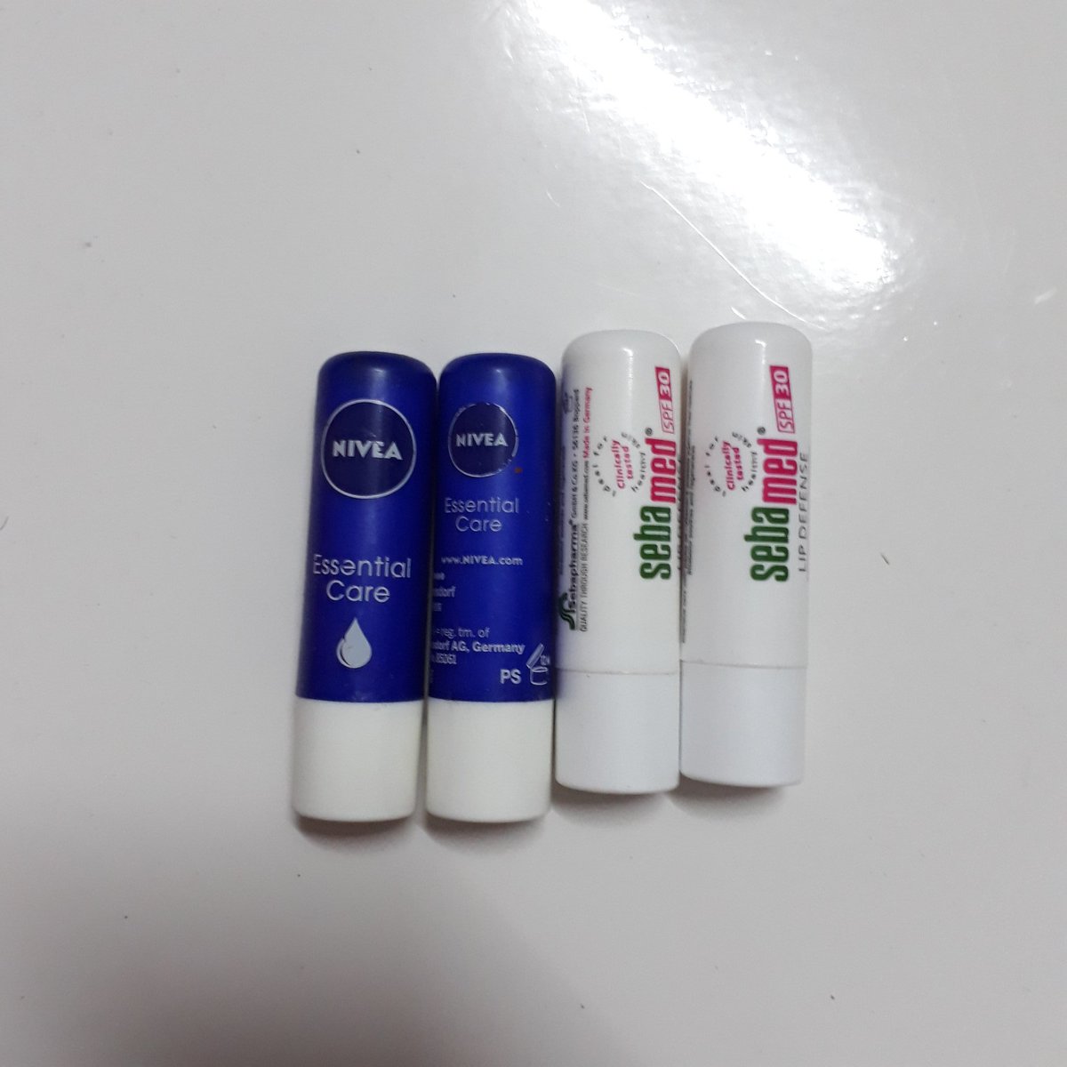 LipbalmSelama i hidup, dua types ni je yg i pakai. I dah selesa dgn dua2 ni haha. Sebamed tu best sbb ada spf! 