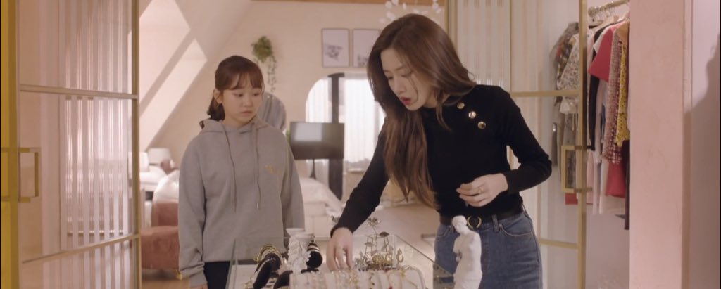 moongayoung’s fashion style ep 6this casual style of her is sooo meee!!