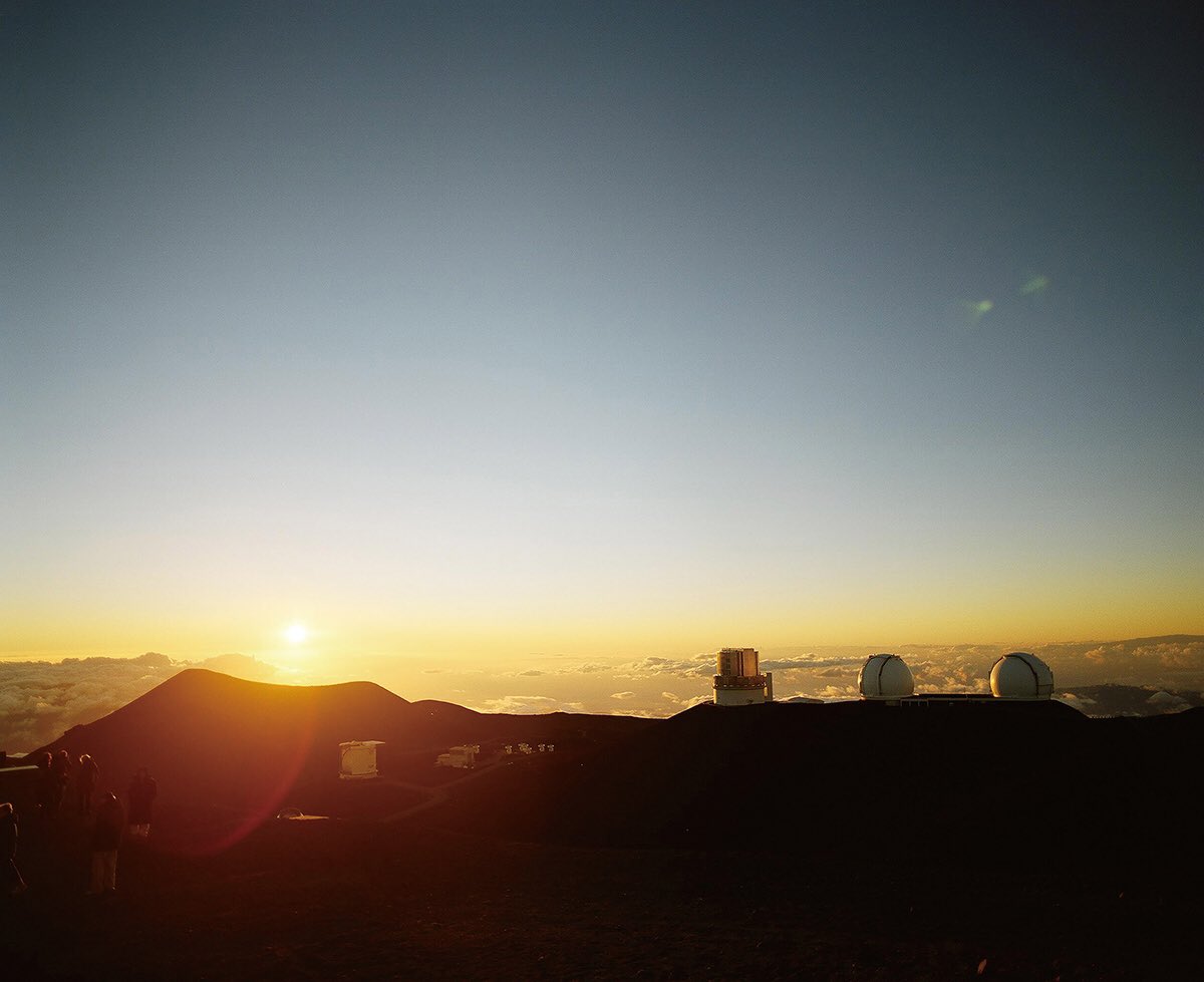 beautiful observatories,mauna kea
#hawaii 
#islandofhawaii 
#maunakea 
#beautiful 
#mountain 
#observatories 
#maunakeaobservatories 
#4205m 
#sacredplace 
#spiritualplace 
#energyplace 
#photography 
#filmphotography 
#filmcamera 
#waikiki_photograph