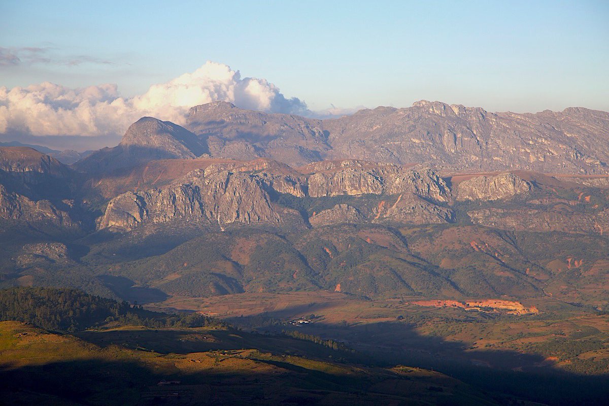  #21Days21Destinations Chimanimani Down in Eastern Highlands, lies hidden one serene destination, a traveler’s delight, and an adventurers marvel. The mountainous resort, is home to many beautiful sights to behold. It’s definitely a place to visit in a lifetime.