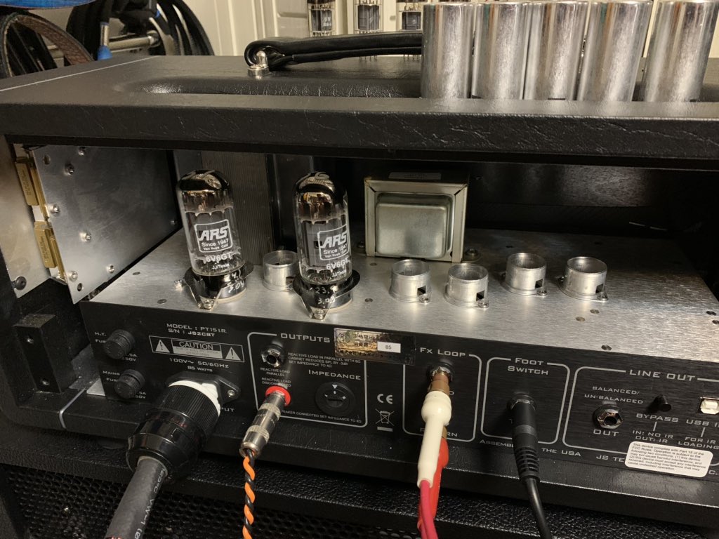 Tachyon576's tweet image. 自粛活動🙆‍♂️
「誰がわいの本命や #12ax7 #ECC83 選手権」
#Suhr #PT15IR でサウンド比較
 #GE ビンテージならではの暖かい音、もう限界か
#Mullard 太くて艶々
#ElectroHarmonix バランス良い、クセ無い
同社 #Gold ゴリゴリ、荒い
#JJ ドンシャリ、バリンとして気持ちいい
#GrooveTubes まじうんこ