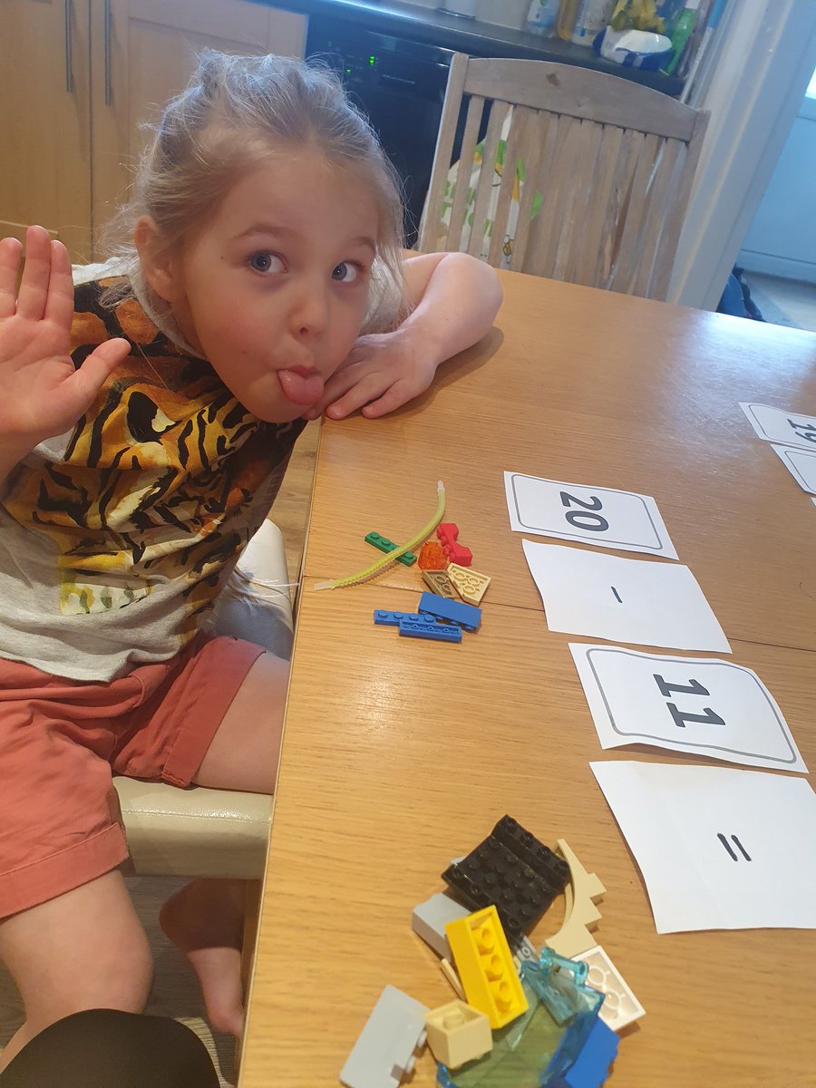 Kerrie_HMS's tweet photo. @ardeleyschool Hudson doing 'big number' sums 🤣, for every sum he asked me to read a Brain Box Predator animal card to him 8n h7s Batman obvs 🤣, then chilled with a Dino puzzle, he then searched the house for shapes. 🥰❤👍🏻 xx https://t.co/rJpgstVO9G