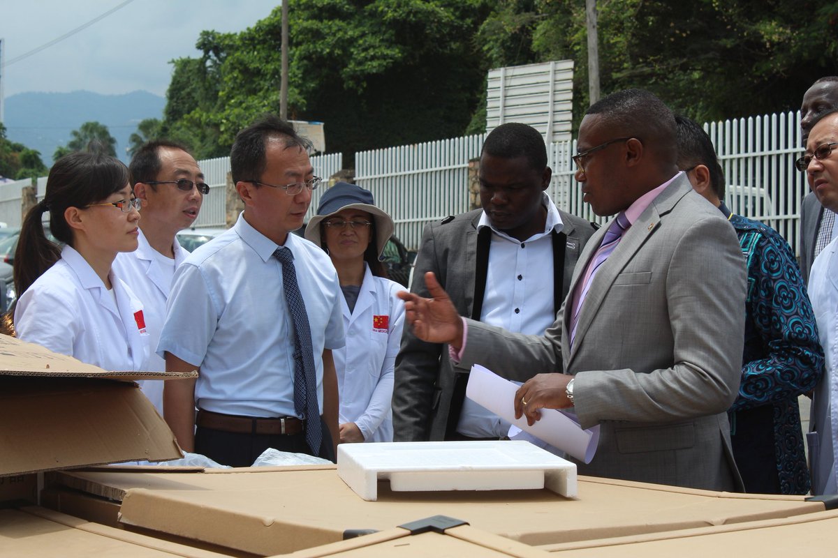  Lutte contre le  #COVIDー19: le Ministère de la  #Santé annonce la réception d'un don "d'équipements et matériels médico-techniques valant 400.000$ offerts par l'Ambassade de  #Chine au  #Burundi à l'hôpital Prince Régent Charles dans le cadre de la coopération entre les 2 pays"