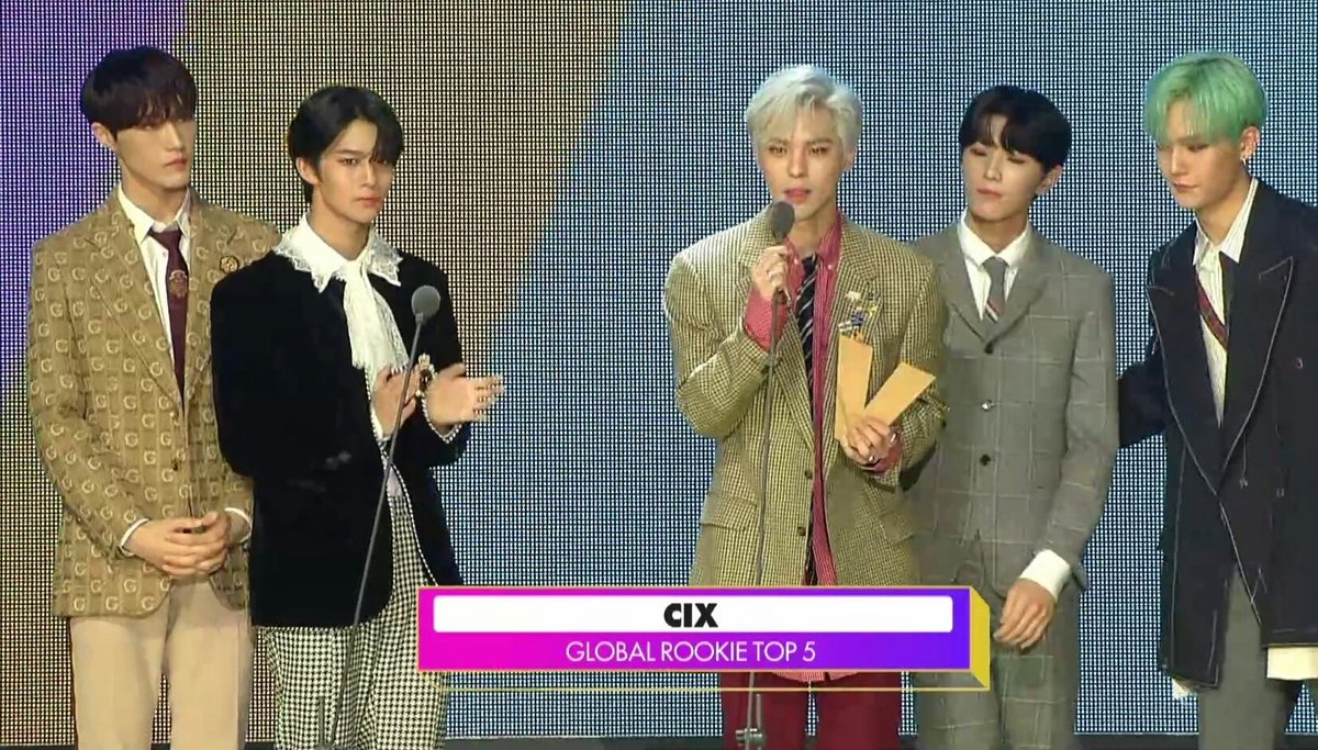  #CIX won Global Rookie Top 5 from Vlive award VHeartbeat. 