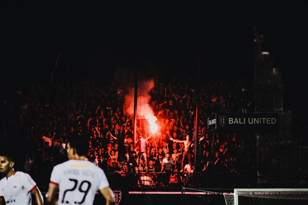 riskydinataa's tweet image. Rindu, ya sangat rindu dengan sepak bola dan segala isinya.