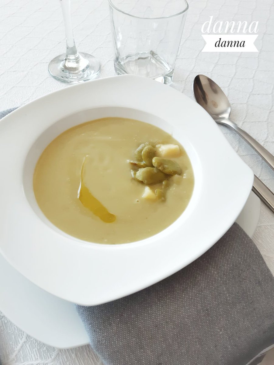 DannaR1963's tweet photo. Krem juha od boba i krumpira
.
.
.
#bakewithdanna #kiselikupus #ječam #orzo #tablesetting #tablesettings #grah #kitchen #food #foodbloger #favagrah #favabean #broadbean #blog #lunch #ručak #potato #recepieoftheday #recept https://t.co/dJ6oKeedrW