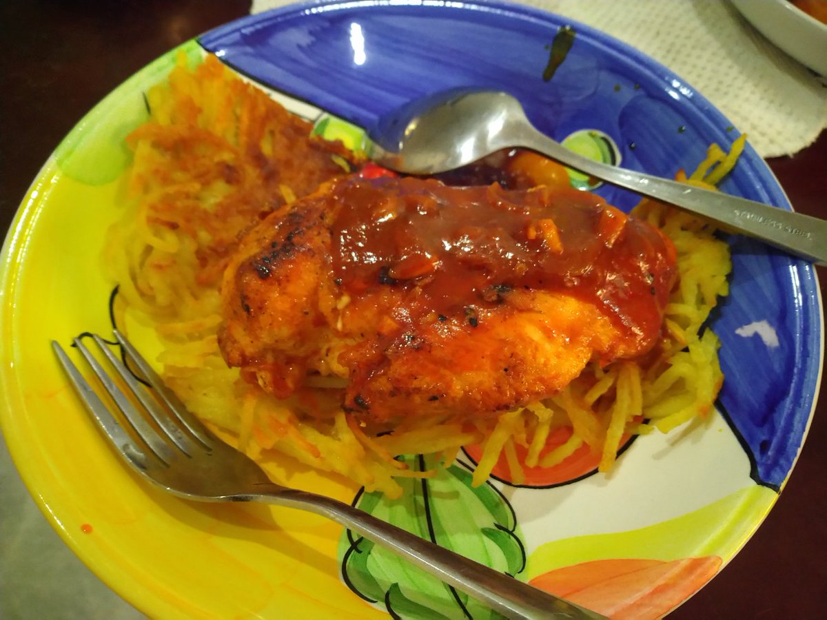 Day 17:Trying to keep to a regular routine is getting more tedious.Cooking just to have something to do.Had some frozen chicken & potatoes, so rosti + pan seared chicken + spicy tomato sauce.Didn't really have an appetite. Just ate to pretend I'm functional.