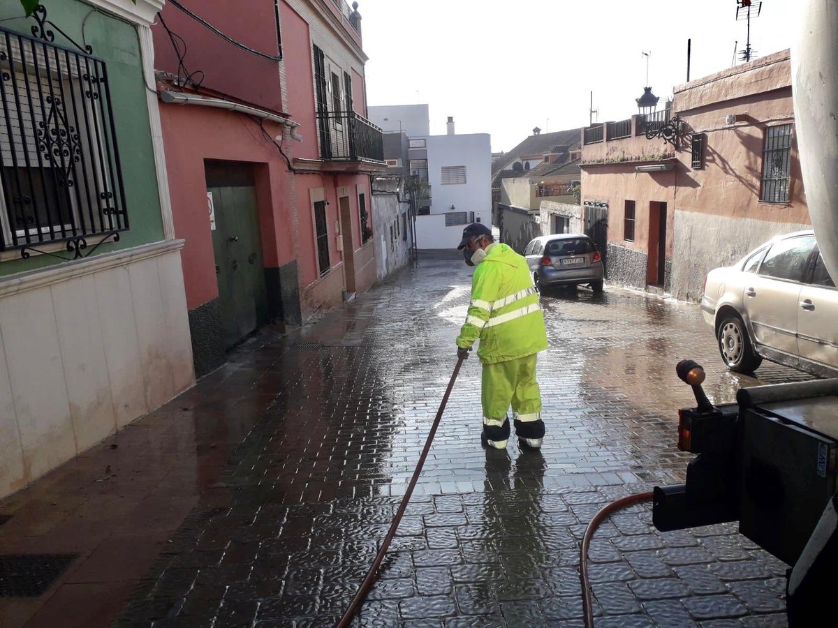 jlsanzalcalde's tweet photo. Continuamos con la desinfección de #Tomares:
-Ciudad Parque
-Av.de Andalucía
-Paraíso de Sta.Eufemia
-El Palancar
-Fco.Casero
-Colón
-Pedro Oliva Torres
-Callejón Murillo
-Pz.Príncipe de Asturias
-Rib.Del Huéznar
-Pz.De la Morera
-Julio Martínez Sanz
-Tomás Ybarra
-Cristina Hoyos https://t.co/dNZ2GQd9vY