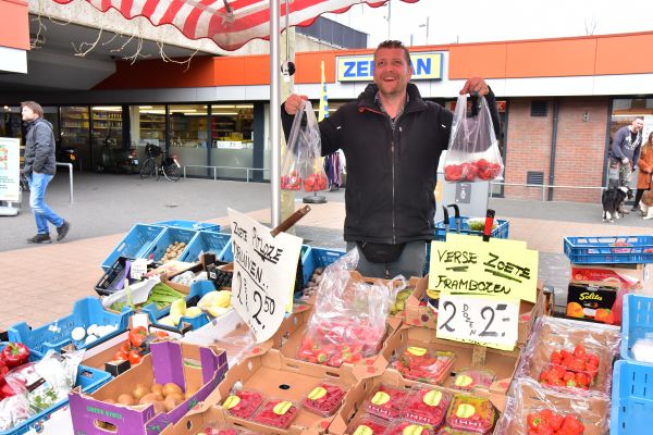 Kramen op Kentgensplein gaan door tinyurl.com/v6r2csk