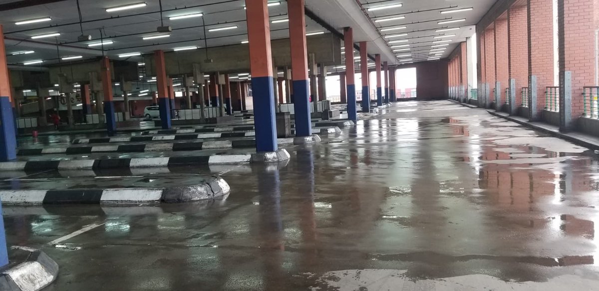 CityofJoburgZA's tweet image. #JoburgByLaws 

See how clean Joburg is right now? Dumping litter on a public road, public or any public property is an offence.  #Notolitter ^PS