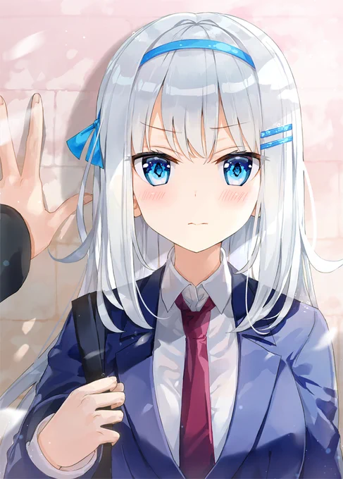 好きな人に壁ドンされても、必死にクールを装う銀髪ちゃん 