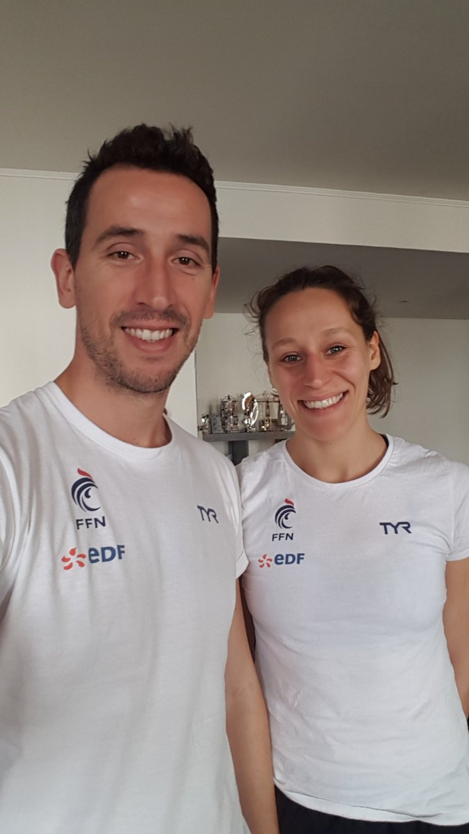 #coachadomicile🏋🏻‍♂️🏠Léa Bachelier et <a href="/GarsauRmi/">Garsau Rémi</a> confinés ensemble chez eux vous proposent leur session de sport, à faire seul en silence ou comme eux, en couple et en musique▶️instagram.com/tv/B-g73Obh9dB…
Merci au #TeamFrance de #waterpolo filles et garçons🤽🏼‍♀️🤽🏼‍♂️#restonscheznous