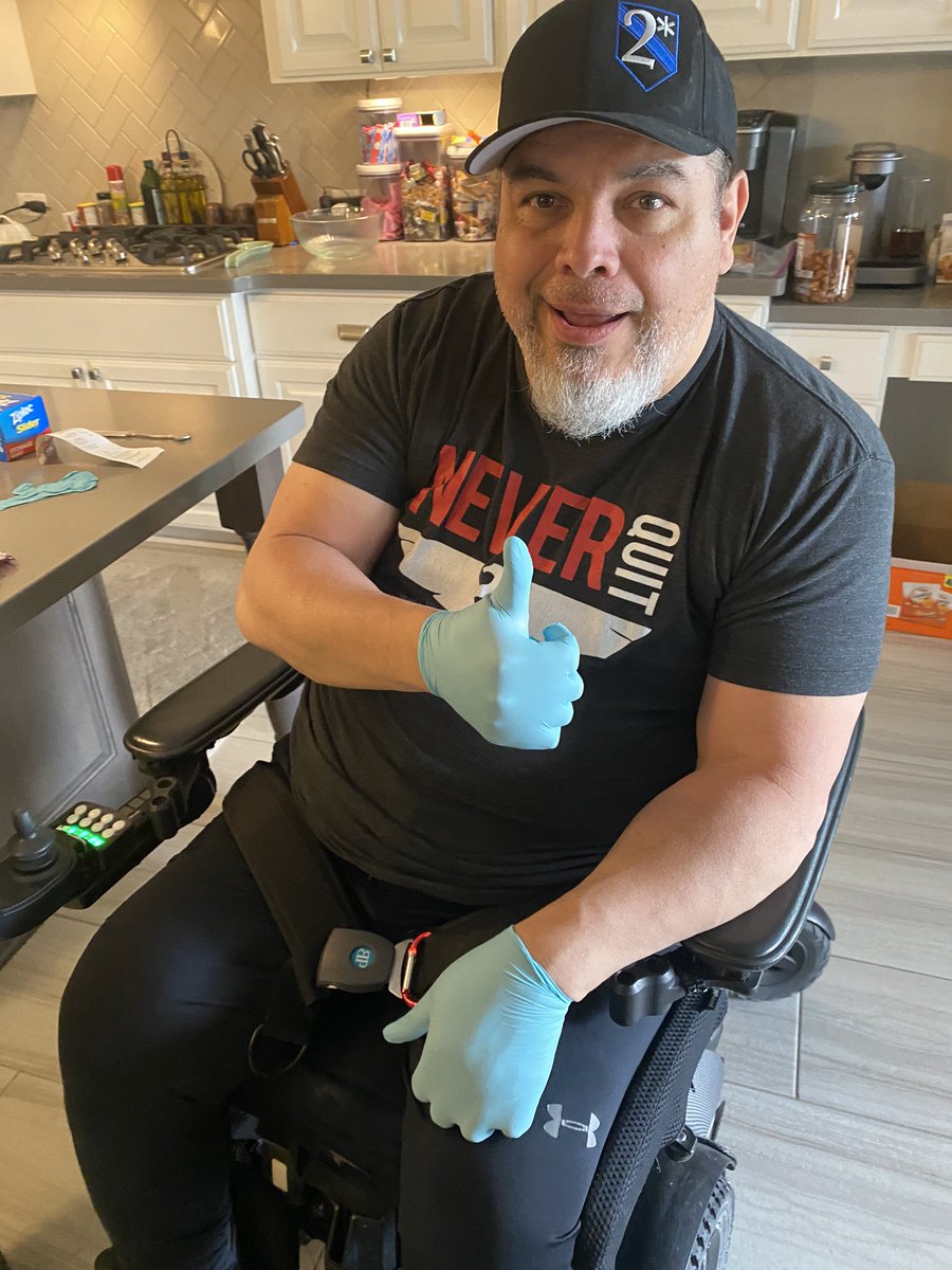 HouPDwifeSheri's tweet photo. We will overcome,keep praying, stay positive! #GodIsInCharge If Ofc Cortez can have faith,we all should! #RonnyStrong #HoustonStrong
🖤💙🖤 https://t.co/Lb2yFmSFaJ