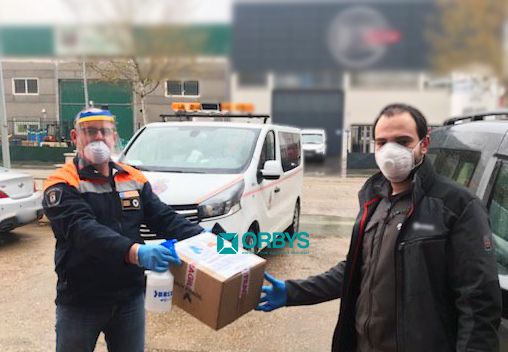 orbys_system's tweet photo. Hoy hemos hecho entrega de válvulas #respirador elaboradas con nuestras #impresoras3D, a este compañero de #proteccioncivil que las ha llevado al hospital de #Cuenca ¡Juntos sumamos cada día! #coronavirusmarkers #Covid19 #OrbysSystem #QuedateEnCasa #materialsanitario #FuckCovid19 https://t.co/InUWygmq2v