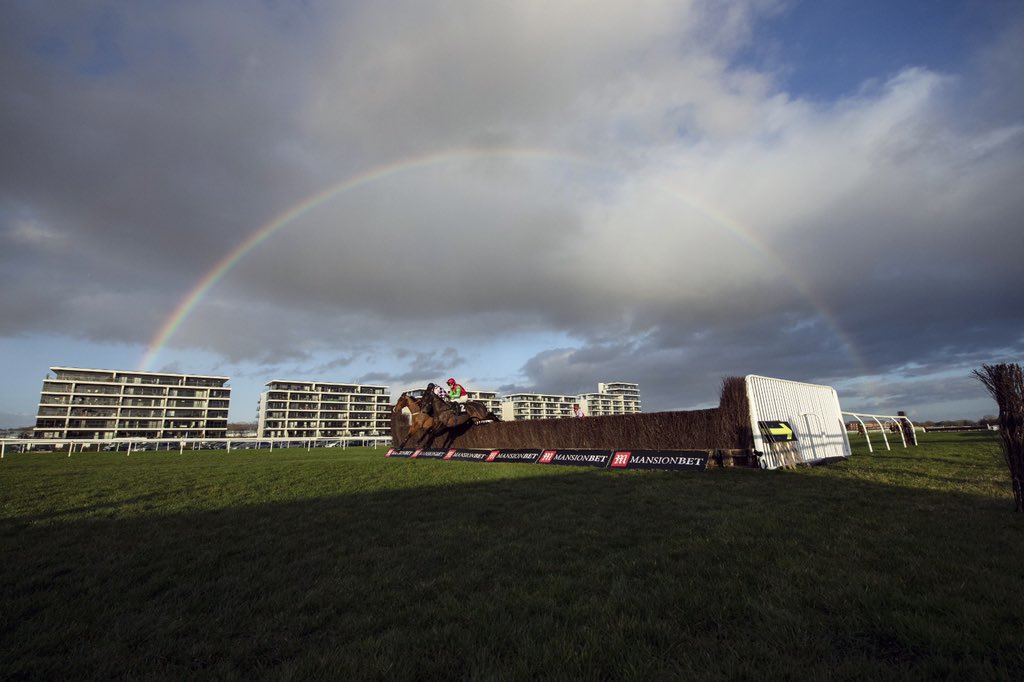 Newbury Racecourse tweet media