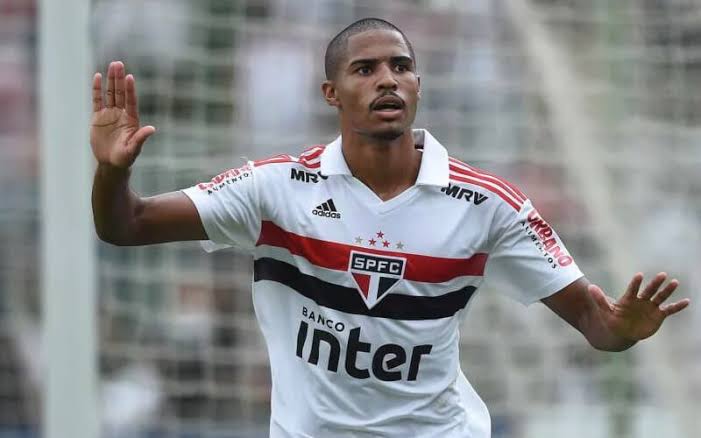 MontemezzoReal's tweet photo. A Chape está encaminhando a contratação do atacante Gabriel Novaes, de 20 anos, que pertence ao São Paulo. Negociação, no momento, é por empréstimo, envolvendo atleta do sub-17 do Verdão. Gabriel tem passagens recentes por Córdoba e Barcelona B, ambos da Espanha (@EquipeMais93). https://t.co/HNlP61JCHg