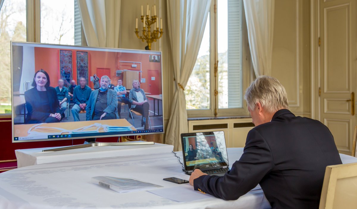 MonarchieBe's tweet photo. Gesprek met de directeur en met gedetineerden van de gevangenis van Oudenaarde. De gedetineerden hebben 15.000 hoogwaardige mondmaskers geproduceerd voor de personeelsleden van alle Belgische penitentiaire inrichtingen. Bedankt! 📞🙏
@FOD_Justitie #BelgianRoyalPalace https://t.co/EFznXwVuYF