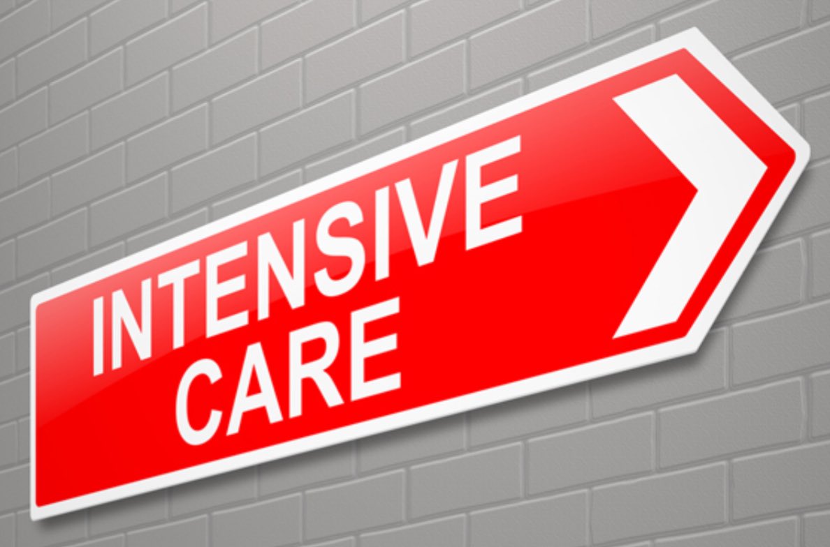 A thread about ICU admission decisionsThere seems to be lots of (mis)information about how intensive care doctors decide whether a patient would benefit from coming to ICU. I thought I’d try and explain some of these decisions - relevant to Covid and more generally.1/n