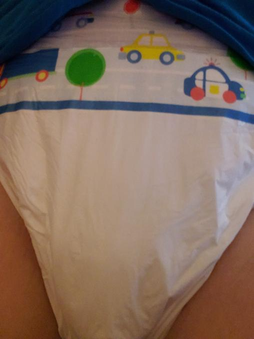 PaddedSteph's tweet photo. And the subsequent first change of the day after a shower xD https://t.co/Z0Oh9y6KHR