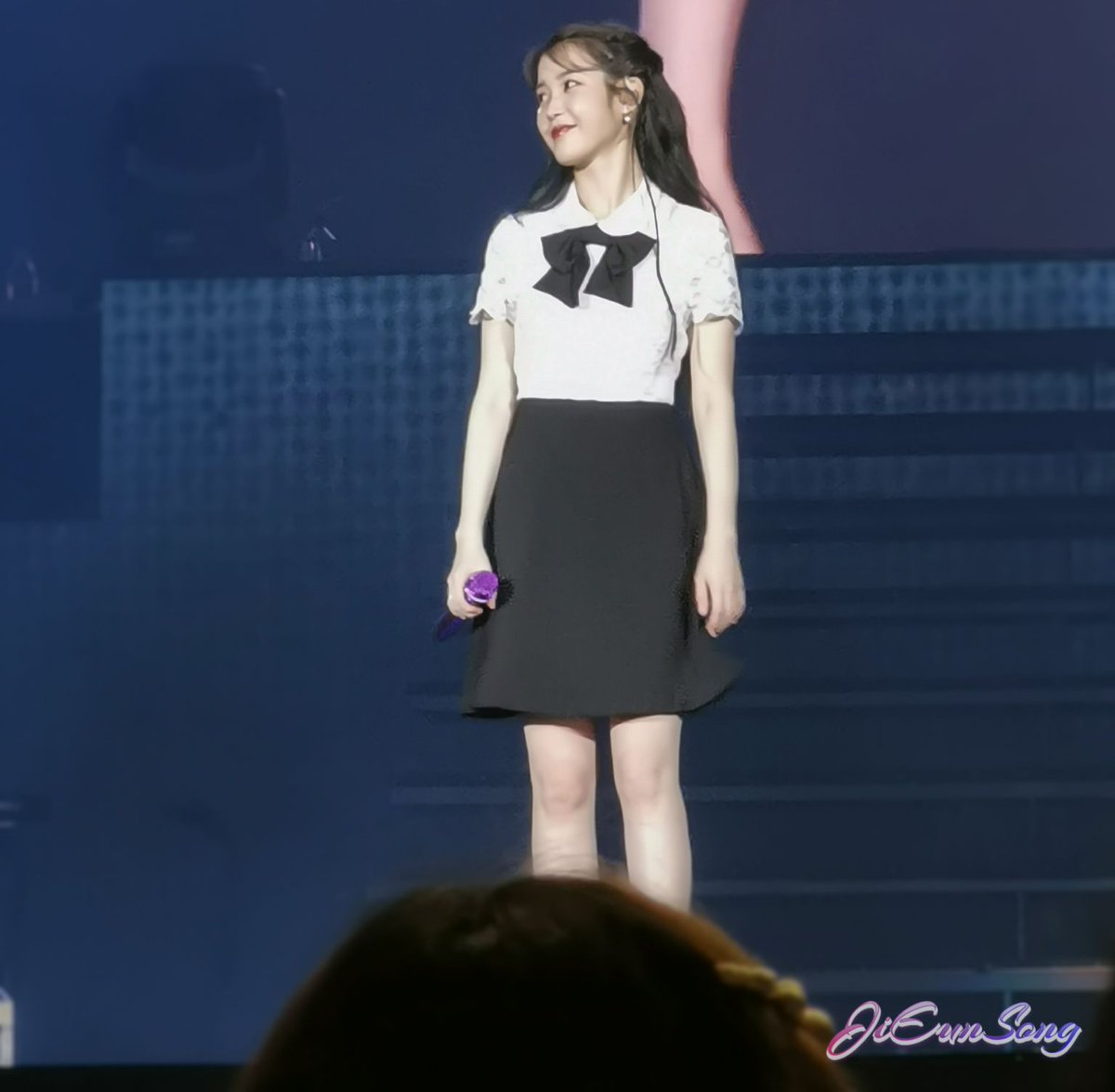  #아이유 191221 IU's <Love, Poem> Concert in Kuala Lumpur : MILKCOCOA silk collar lace dress (69,900KRW)