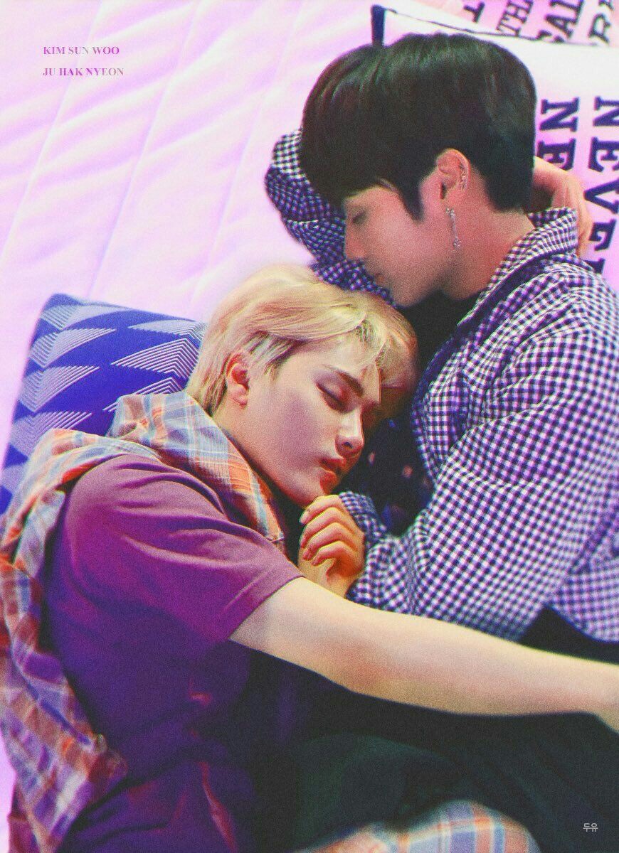 here& #39;e a thread of sunhak pics y& #39;all never knew u needed