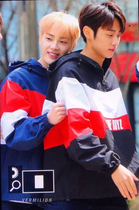 here& #39;e a thread of sunhak pics y& #39;all never knew u needed