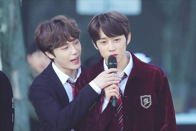 here& #39;e a thread of sunhak pics y& #39;all never knew u needed