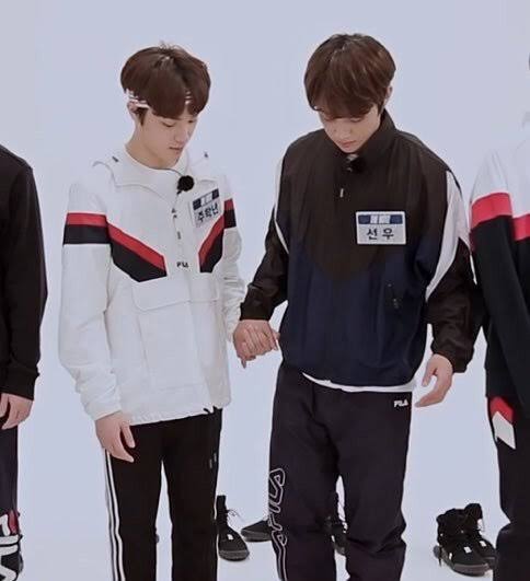 here& #39;e a thread of sunhak pics y& #39;all never knew u needed