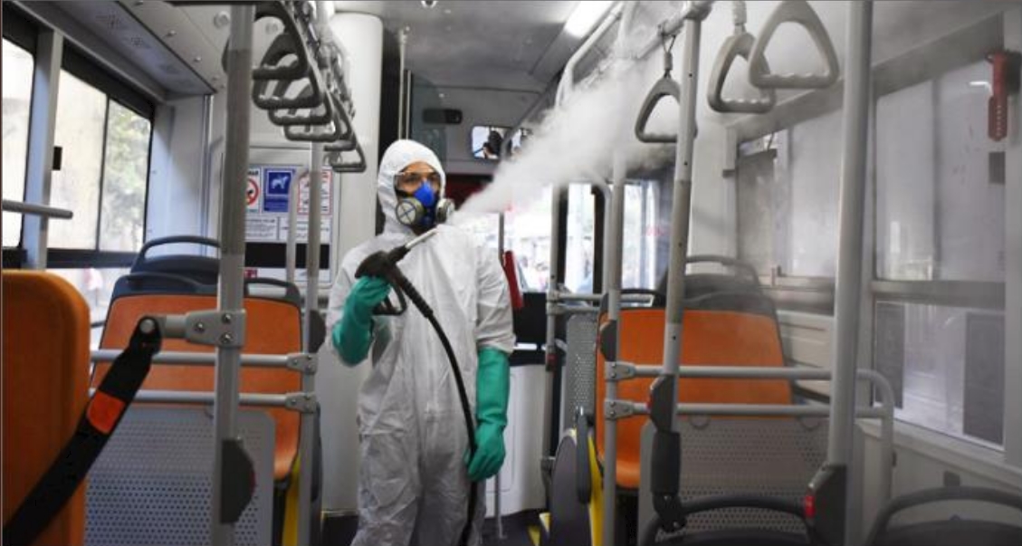 Transantiago's tweet photo. 🚍😷 Desde el 12 de marzo se solicitó a empresas operadoras:

✅ Extremar las medidas sanitarias en patios, terminales y buses.
✅Contar con alcohol gel e implementos de seguridad para prevenir los contagios.
https://t.co/i3lrmfheii 🚍🚿

#CuidémonosEntreTodos 
#QuedateEnCasa https://t.co/pmzgstDrVm