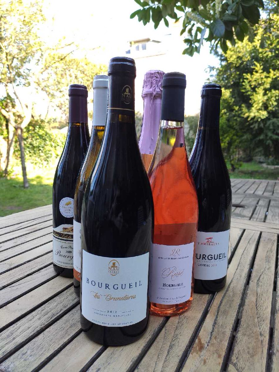 Un #weekend ensoleillé s'annonce en #Touraine🌞Et si l'on en profitait pour une #dégustation de #vin à domicile ?🍷 Les @VinsdeBourgueil livrent un coffret 6 bouteilles➡️bit.ly/2UI6U0B Petite ou grande soif ? Le Domaine Breton propose 2 cartons➡️ bit.ly/2X3Rvci