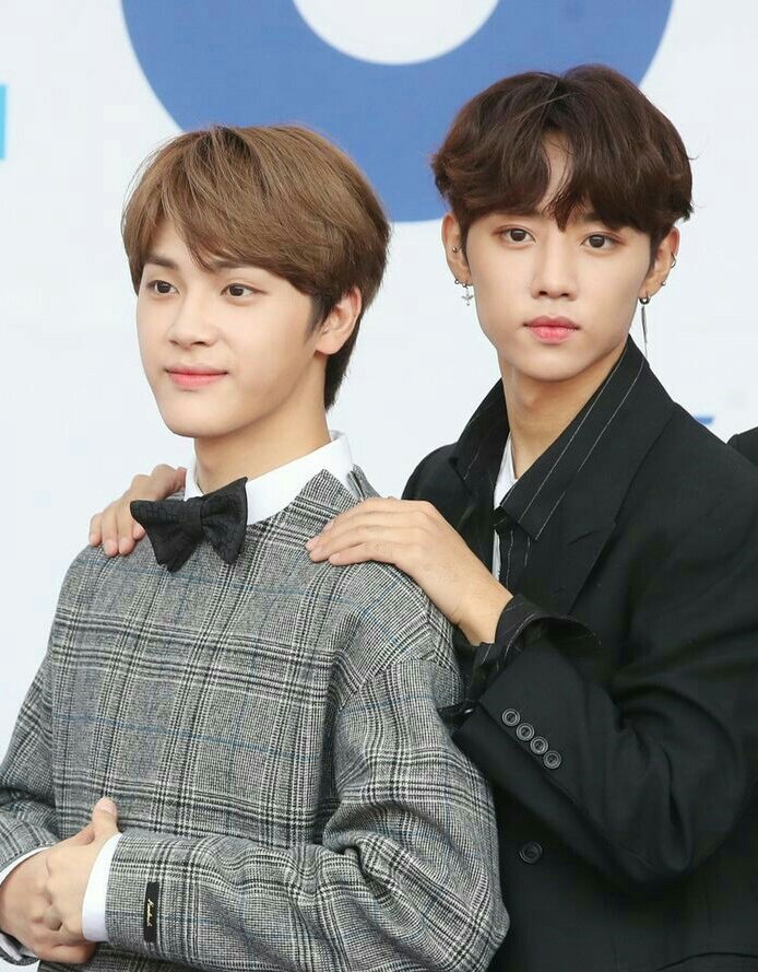 here& #39;e a thread of sunhak pics y& #39;all never knew u needed