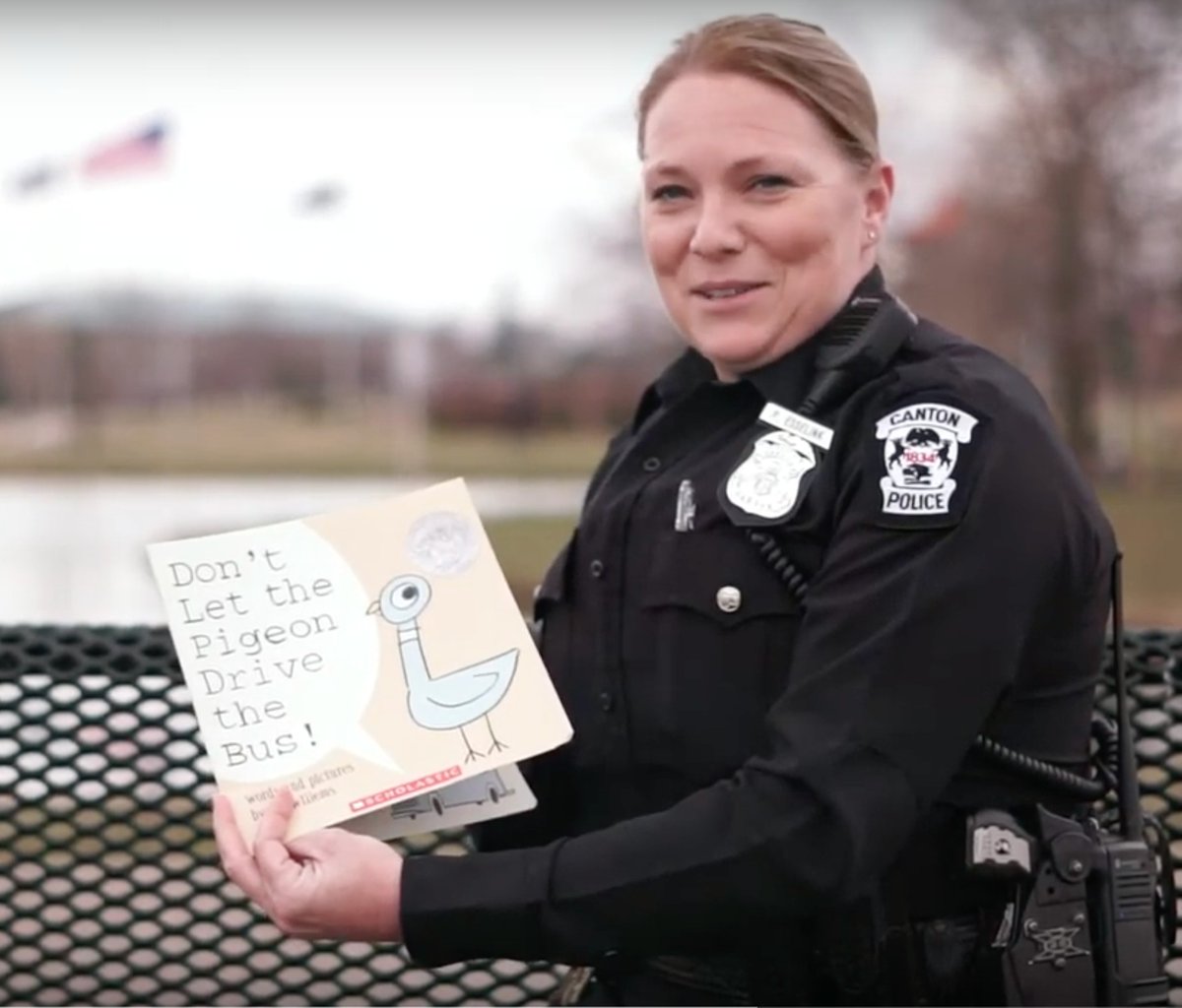 CantonLibrary's tweet image. Our People in Your Neighborhood storytime continues in a virtual way, thanks to Office Esselink from Canton Public Safety Department. Here&apos;s &quot;Don&apos;t Let the Pigeon Drive the Bus&quot; by Mo Willems. ow.ly/1g4W50z1ey8