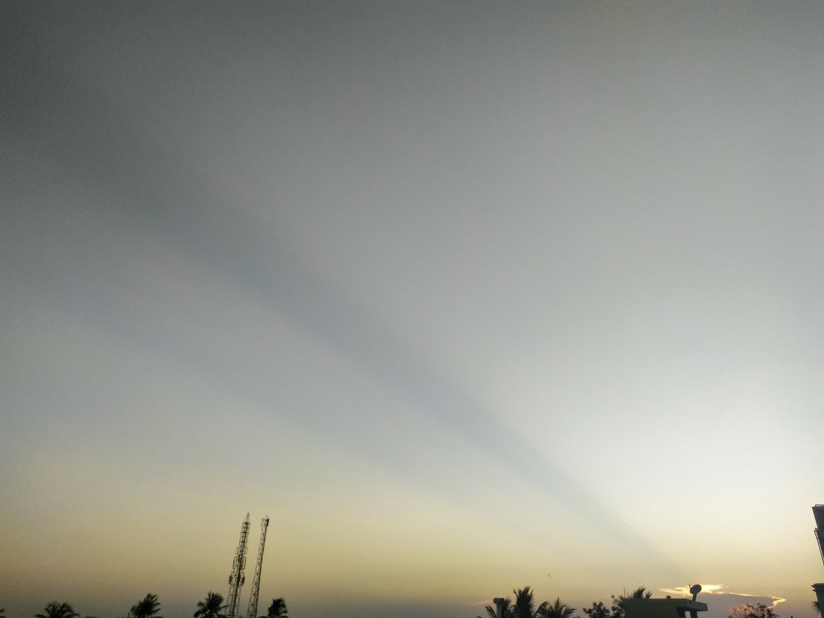sundarvh's tweet image. பல அதிசயங்களை கொண்டது வானம் 🌌 #RedmiNote7S #Madurai #sky