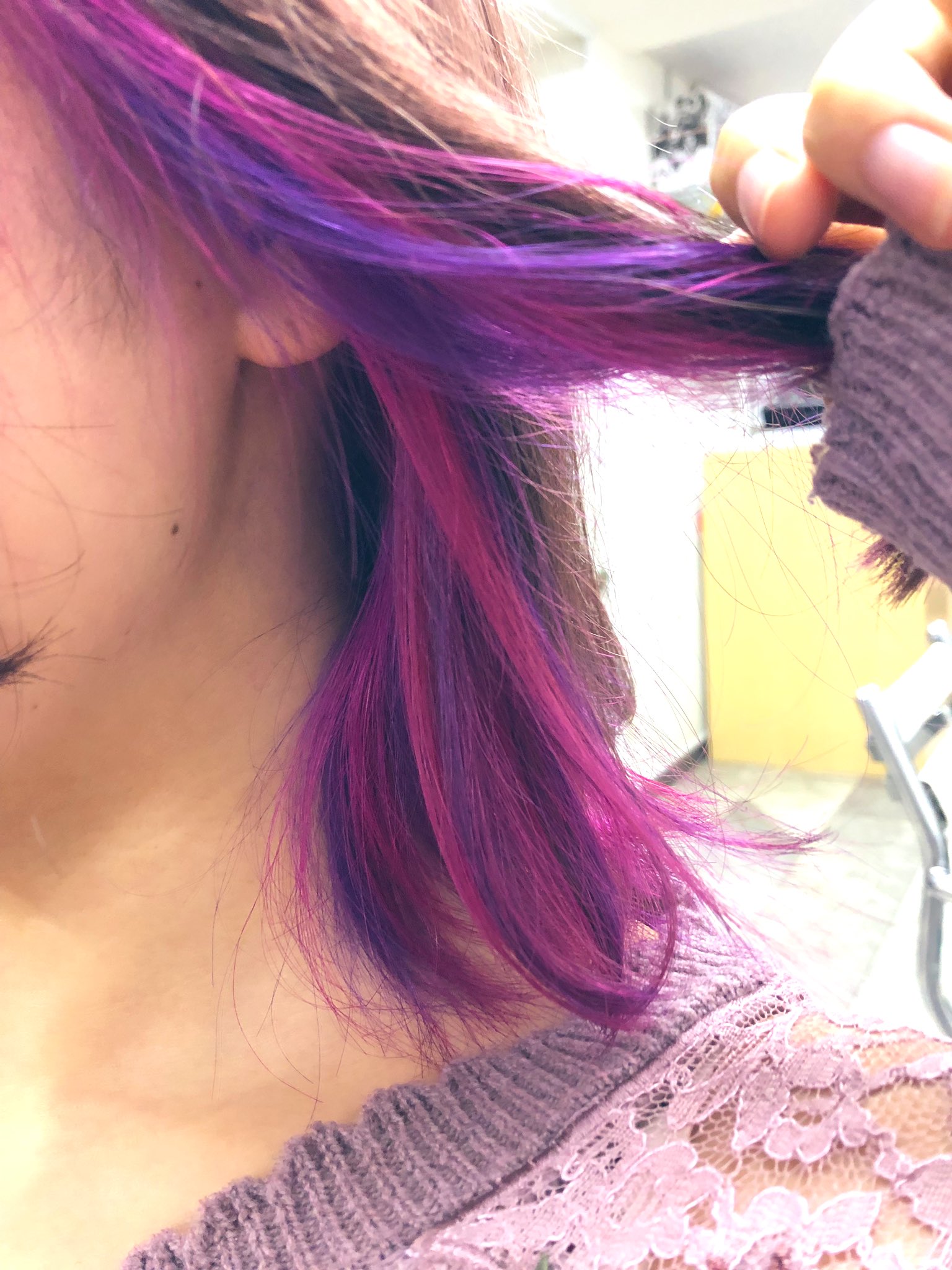 ストロベリーロックス 赤羽カラー専門店 本日のヘアカラー インナーカラー で ピンク と パープル の ミックスカラー トップは濃いめの ピンクベージュ 編んでも巻いても ハーフアップ でも ヘアアレンジ で更に可愛くなるよ 春にもぴったり